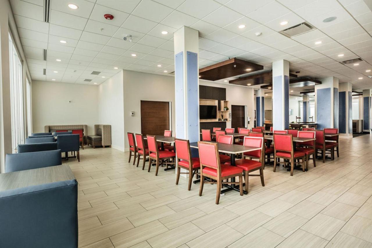 Holiday Inn Express & Suites Edmonton N - St Albert By Ihg Saint Albert Екстер'єр фото