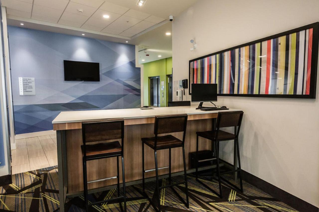 Holiday Inn Express & Suites Edmonton N - St Albert By Ihg Saint Albert Екстер'єр фото